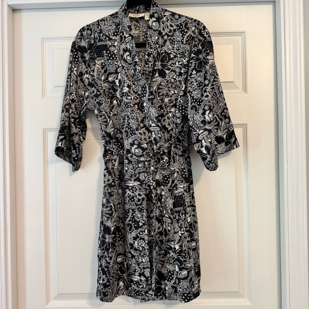 Vintage Victoria's Secret Gold Label Black White Floral Print Robe S